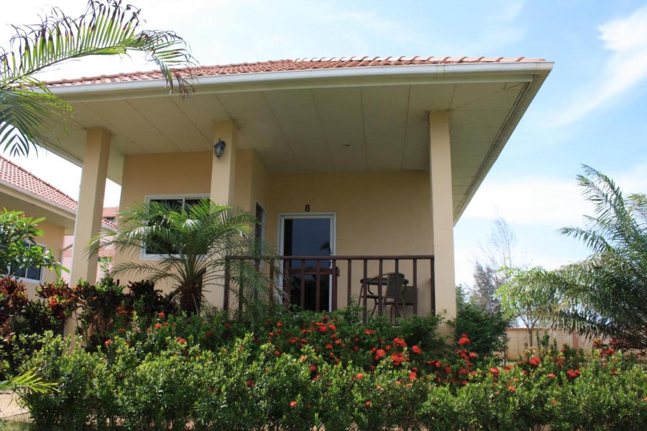 Ao Thai Resort Sathing Phra Exterior foto